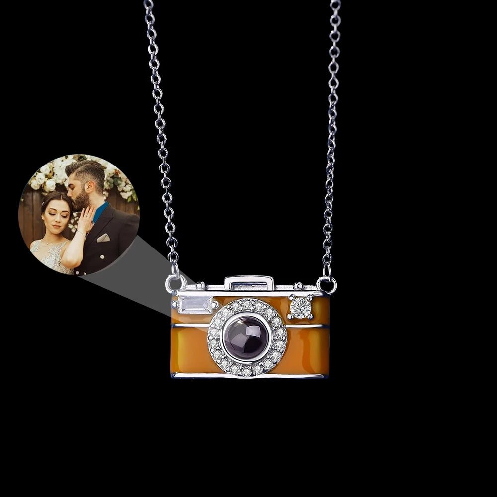 Personalisierte Foto-Projektionskette mit Kamera-Anhänger – Edelstahl Halskette mit Bild – Geschenkidee 2025