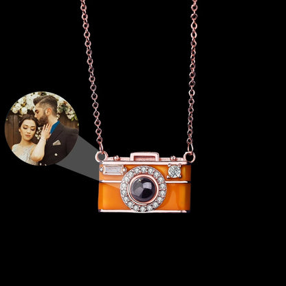 Personalisierte Foto-Projektionskette mit Kamera-Anhänger – Edelstahl Halskette mit Bild – Geschenkidee 2025