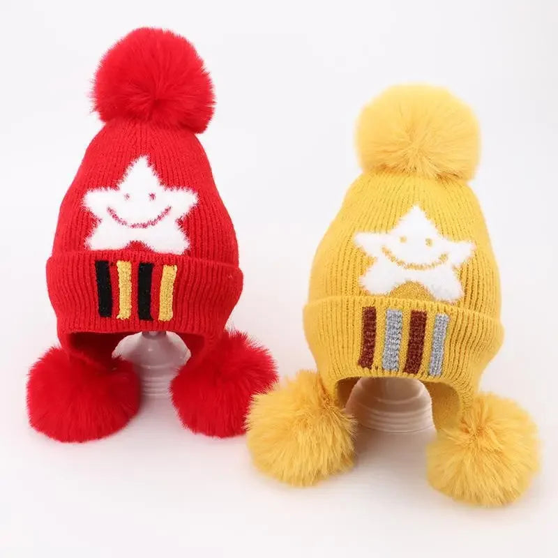 Kinder Wintermütze mit Bommel – Weiche Strickmütze aus Samt – Beanie für Jungen & Mädchen mit Ohrenschutz – warm & süß – 3–8 Jahre