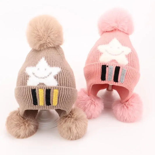 Kinder Wintermütze mit Bommel – Weiche Strickmütze aus Samt – Beanie für Jungen & Mädchen mit Ohrenschutz – warm & süß – 3–8 Jahre