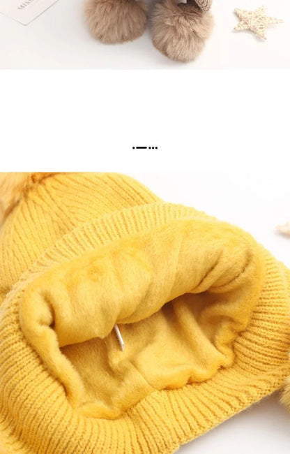 Kinder Wintermütze mit Bommel – Weiche Strickmütze aus Samt – Beanie für Jungen & Mädchen mit Ohrenschutz – warm & süß – 3–8 Jahre